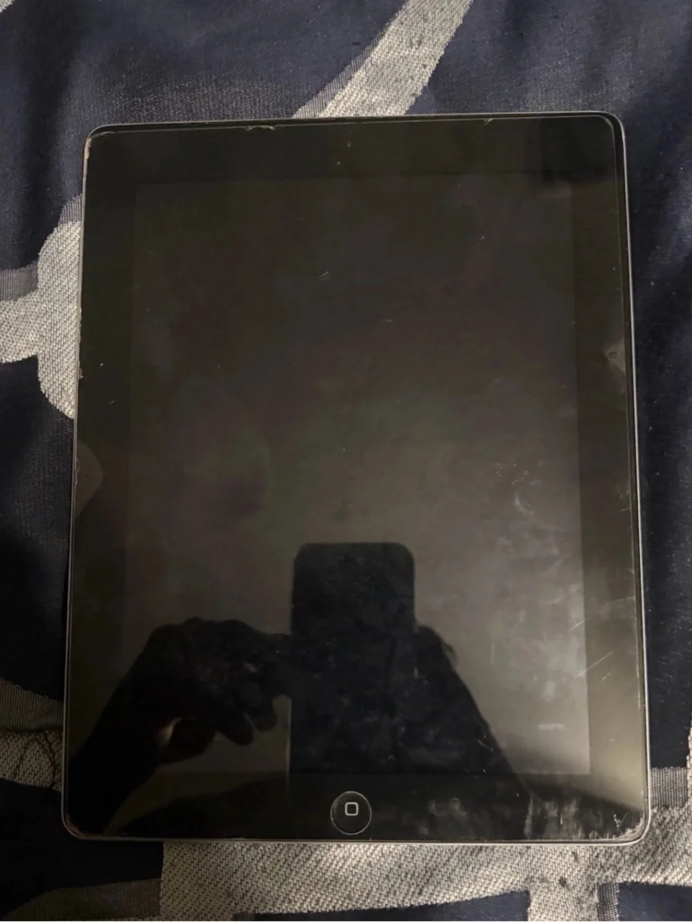 Apple iPad Tablet - Silver Aluminum Finish